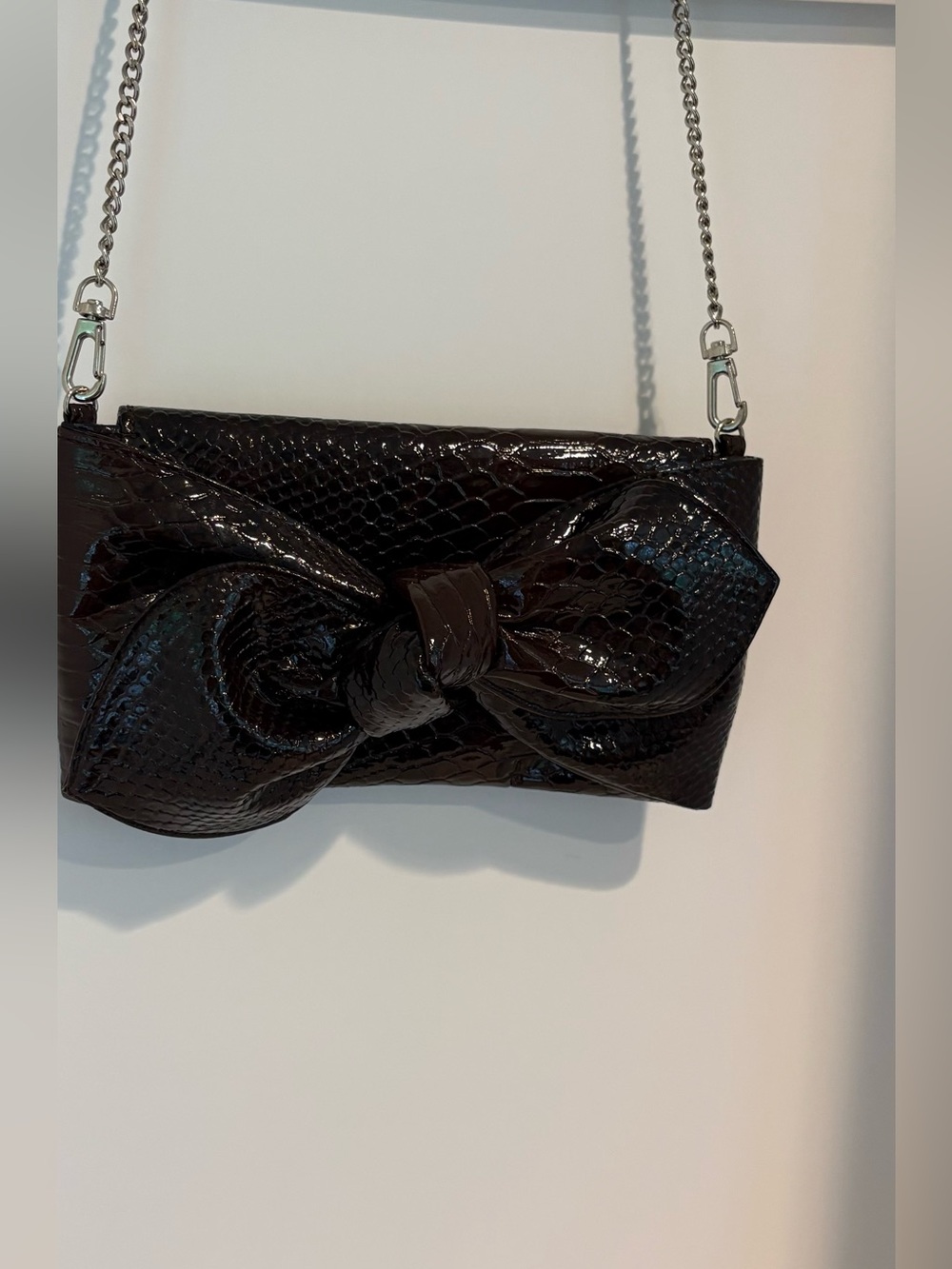SR Squared Sondra Roberts Bow Clutch Croc Embossed Faux Leather silver chain
